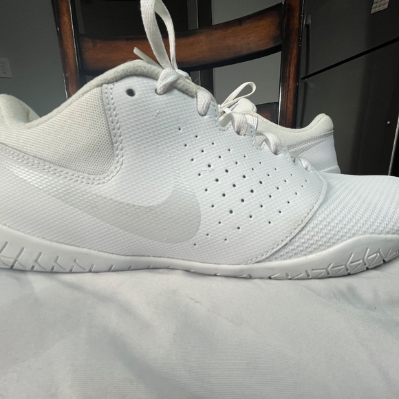 Women's Nike Sideline IV Cheerleading Shoes - Picture 3 of 7